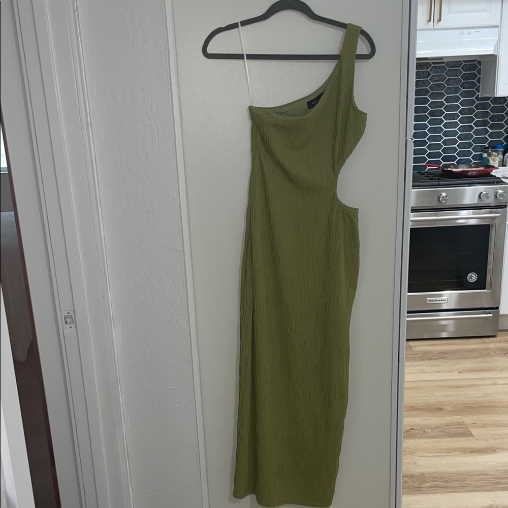 White Fox One-Shoulder Textured Cut Out Maxi Dress in Olive Green | S